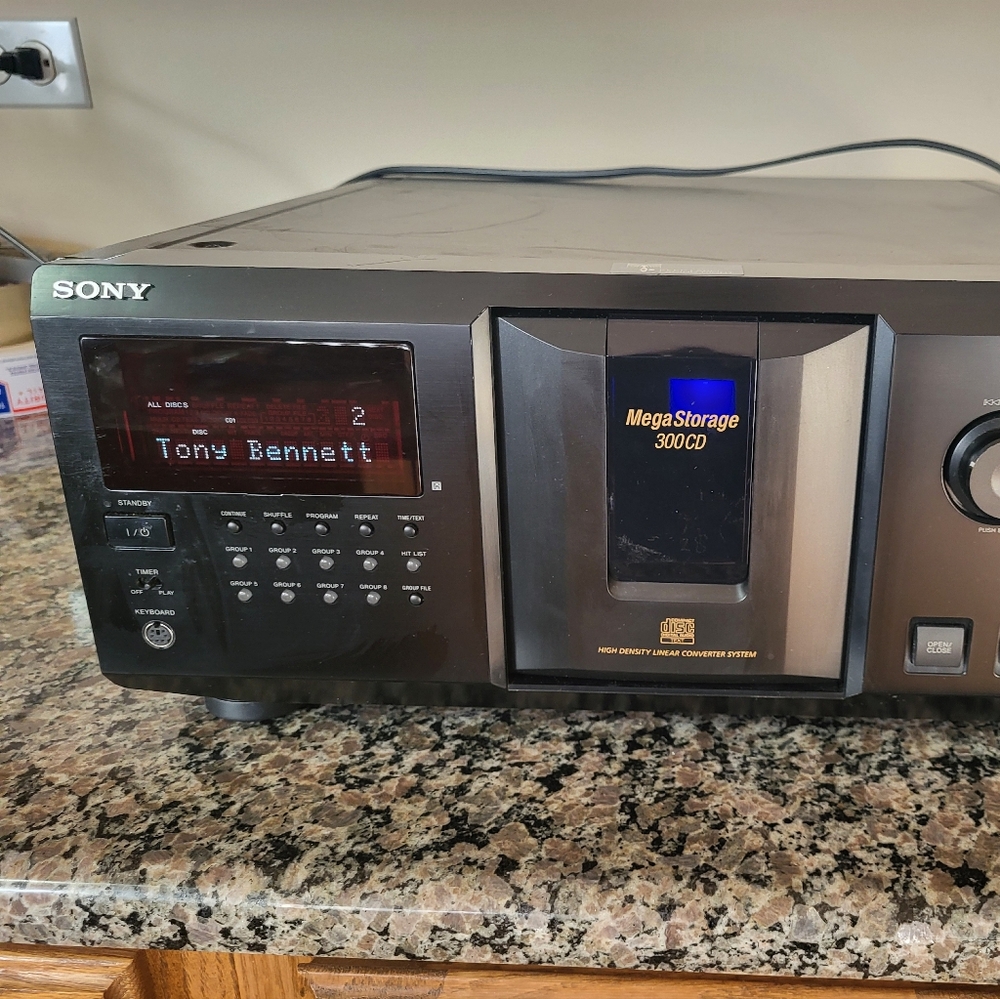 Sony CDP-CX225 CD Changer Mega Storage 300 CD High Density Linear Converter Syst